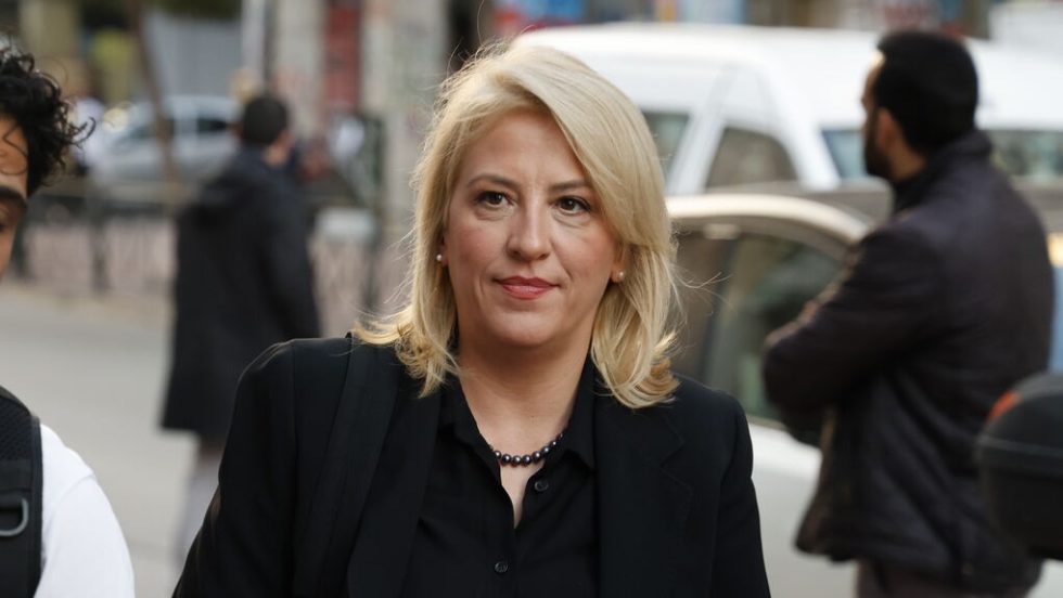 rena dourou